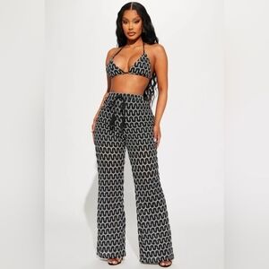 NWT/ Fashion Nova Take A Trip Crochet Pant XL( Pants Only)